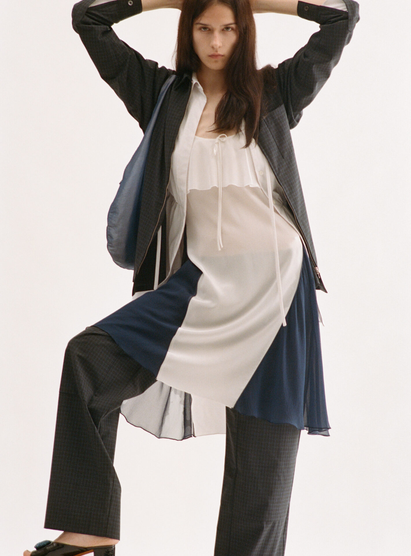 MNZ - Image 11 of 64