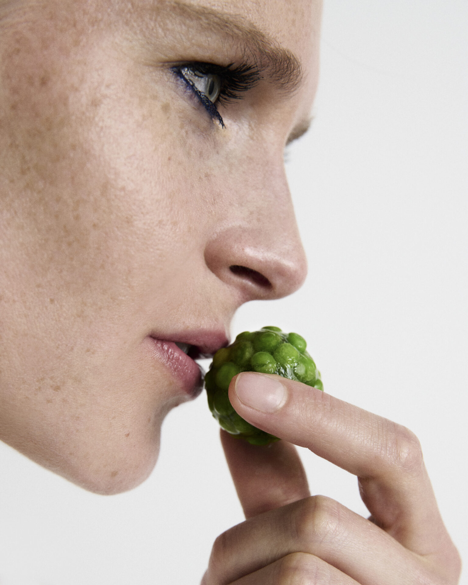 Tmag – Luna Conte - Image 10 of 16