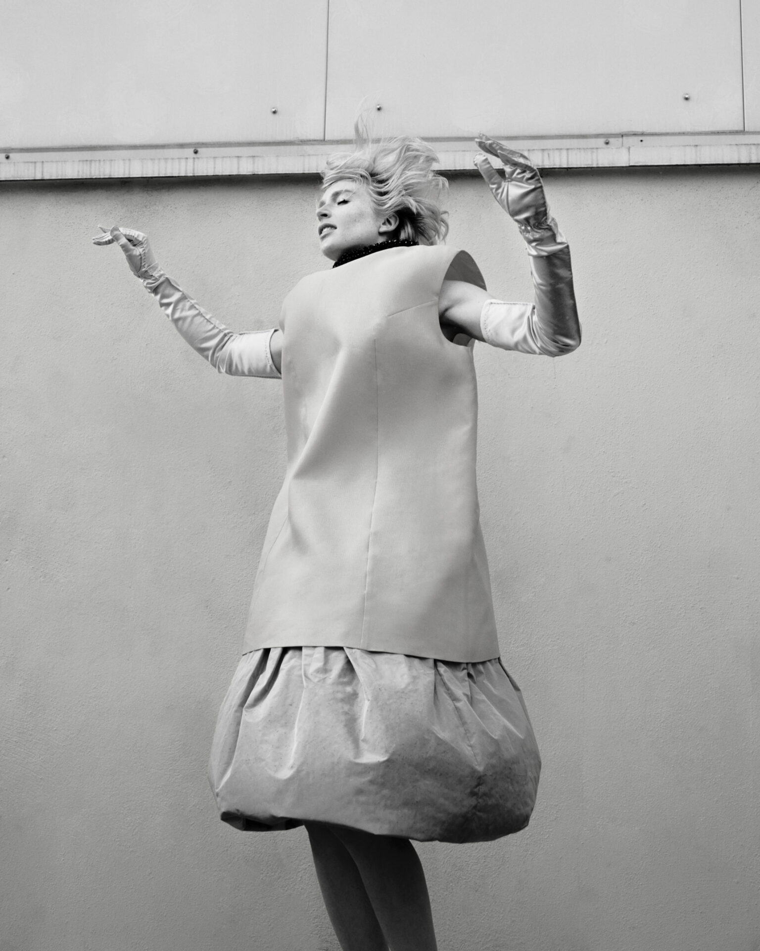 Tmag – Luna Conte - Image 14 of 16