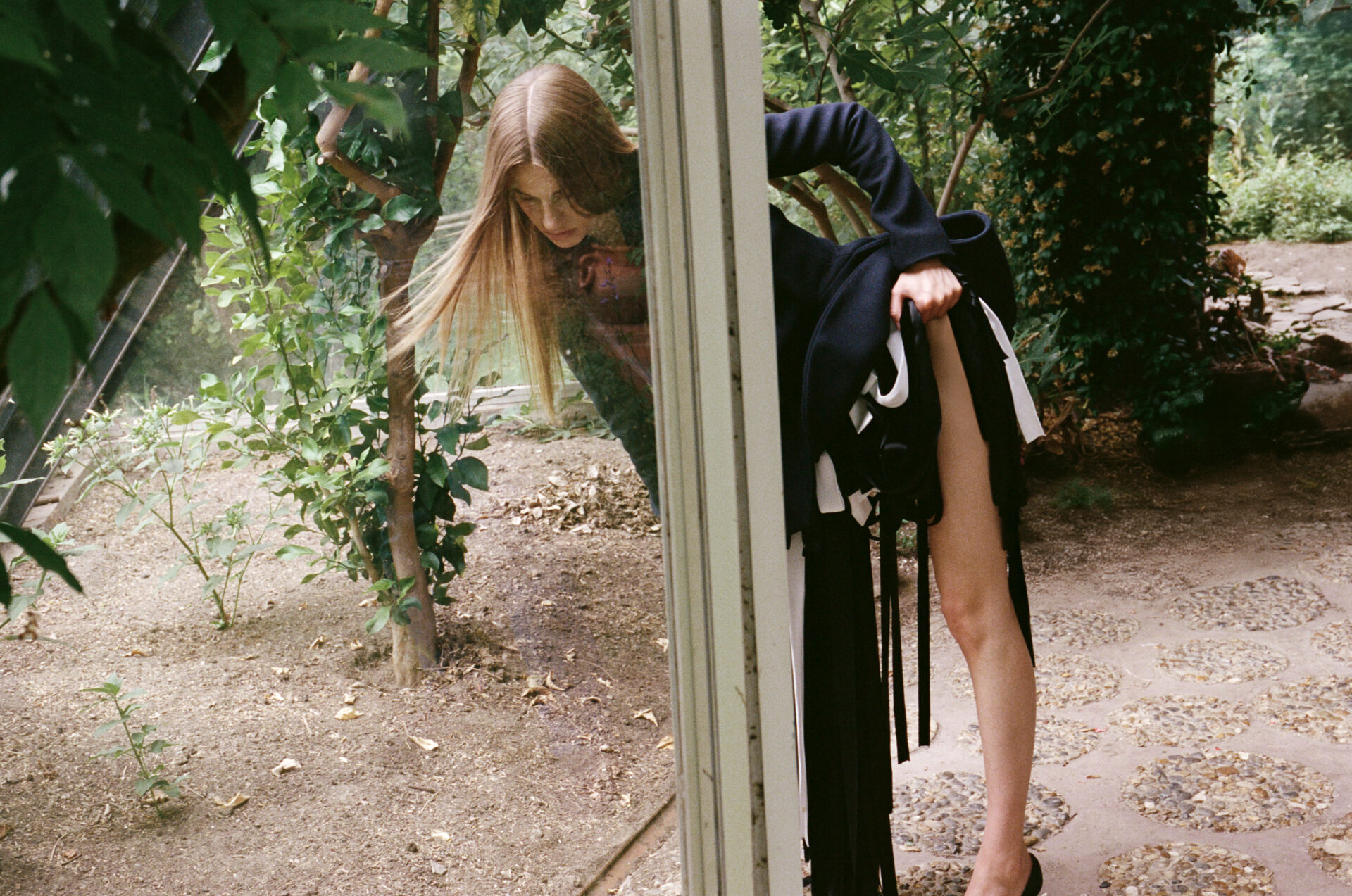 Harper’s Bazaar Gwen Trannoy - Image 5 of 11