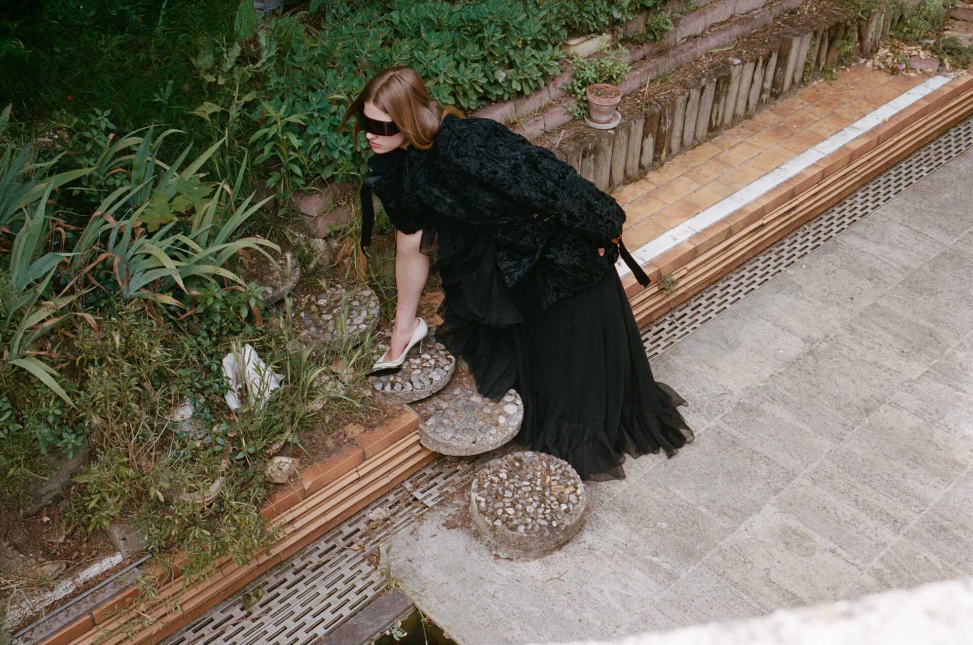 Harper’s Bazaar Gwen Trannoy - Image 2 of 11
