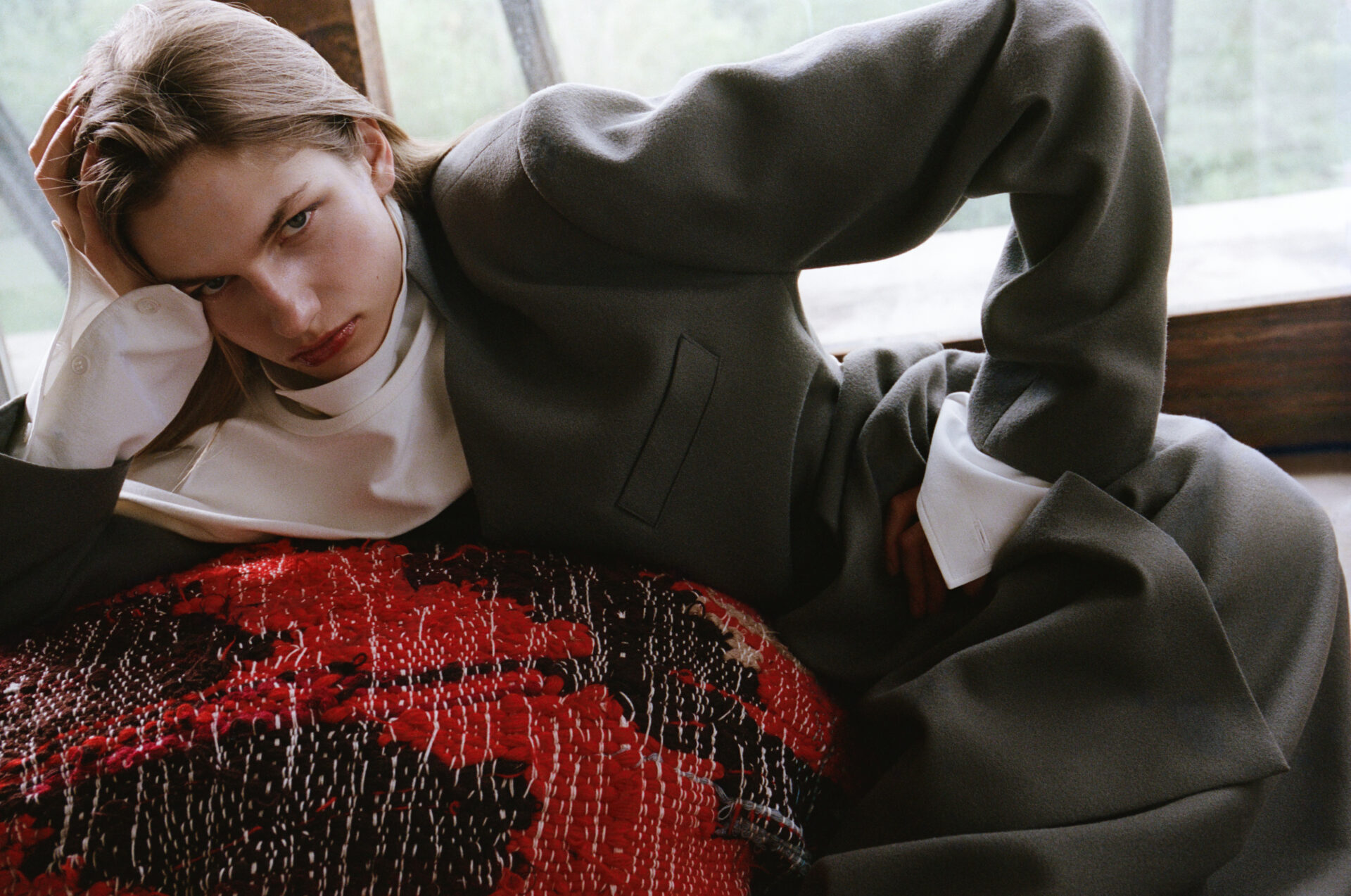 Harper’s Bazaar Gwen Trannoy - Image 7 of 11